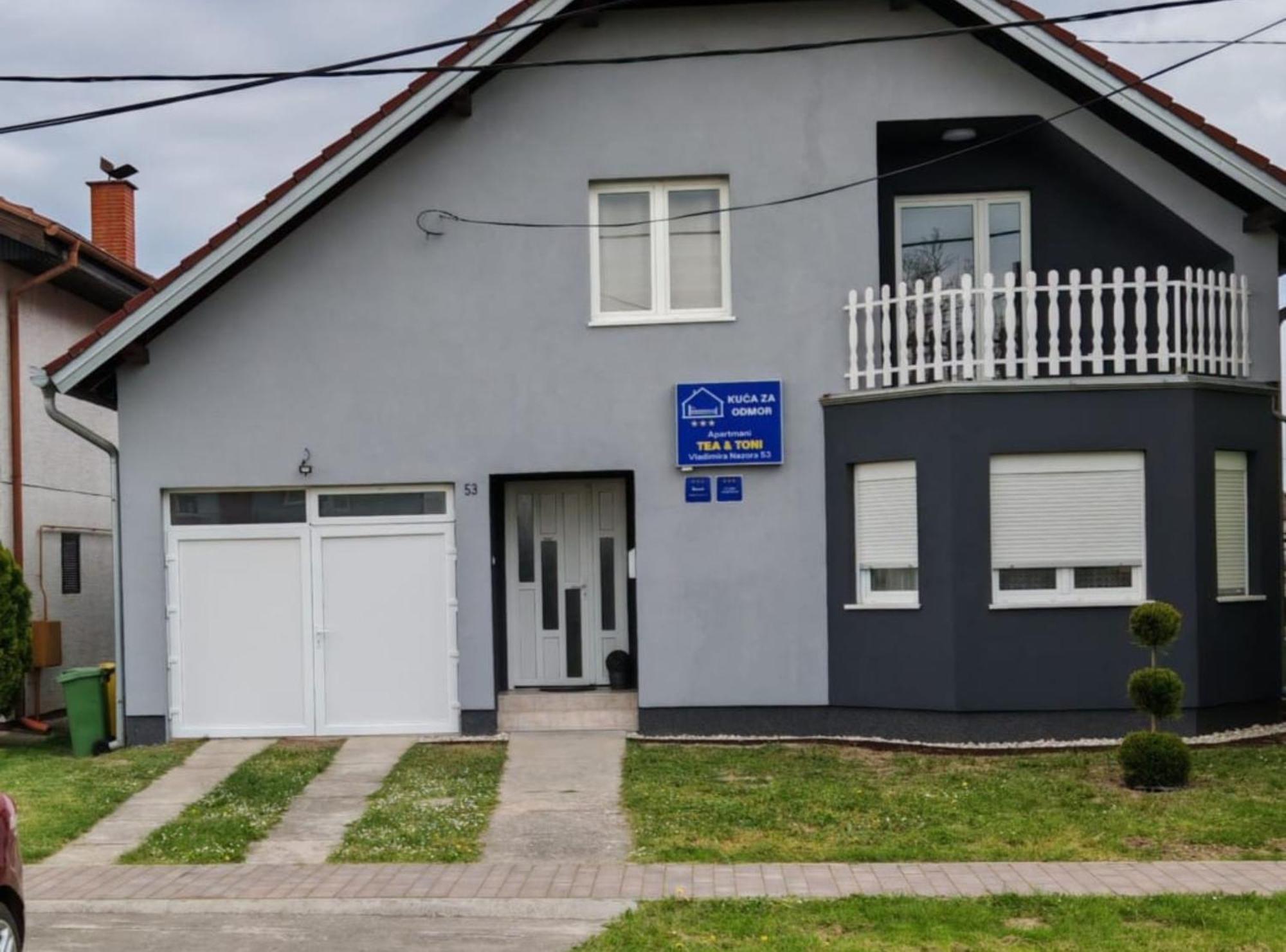 Apartmani Tea I Toni Gradiste Exterior photo